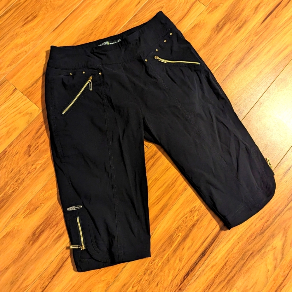 Jamie Sadock Capri Pants Size 6 black golf
